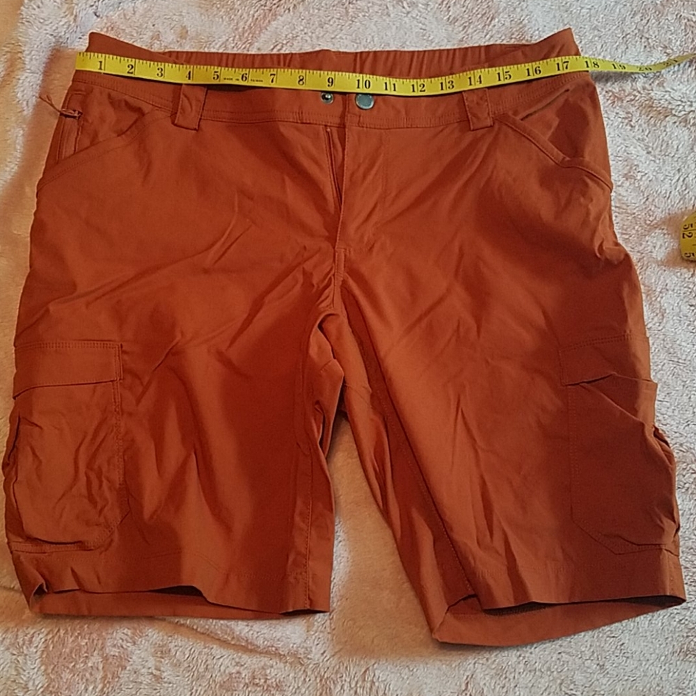 Duluth orange shorts sz12